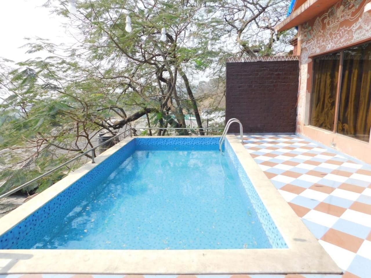 Shah Social Party Villa In Royal Palms Mumbai — Photos 1